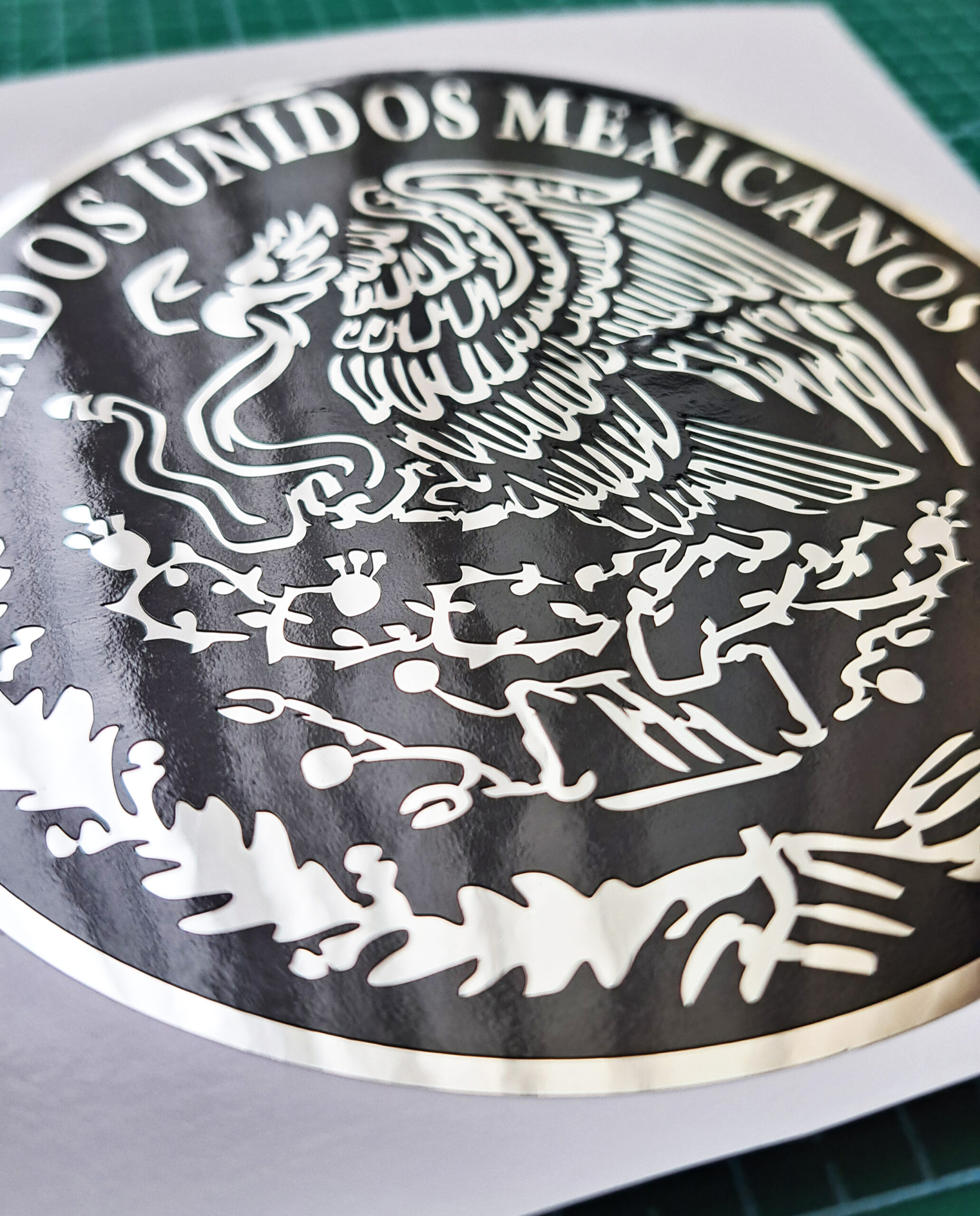 Calcomania Escudo Mexicano Adherible - Imagen 2